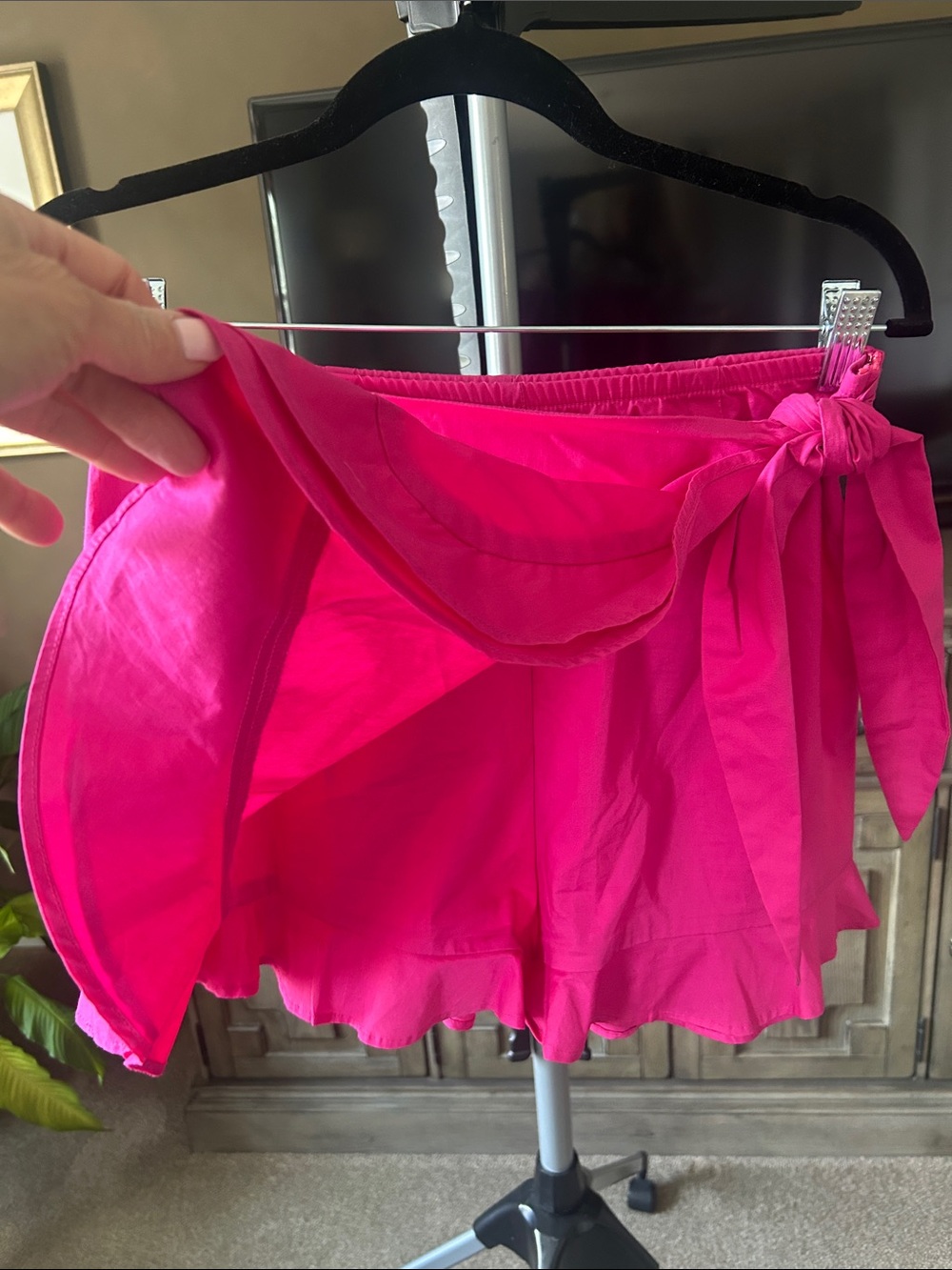 Show Me Your MuMu Hot Pink Ruffle One-Shoulder Skort Set - Picture 5 of 9